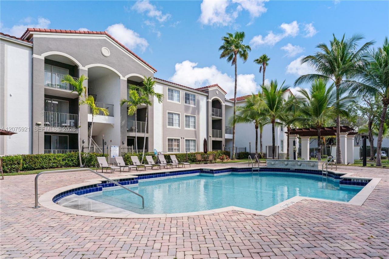 6851 SW 44th St, Unit 209, Miami, FL 33155 Photo