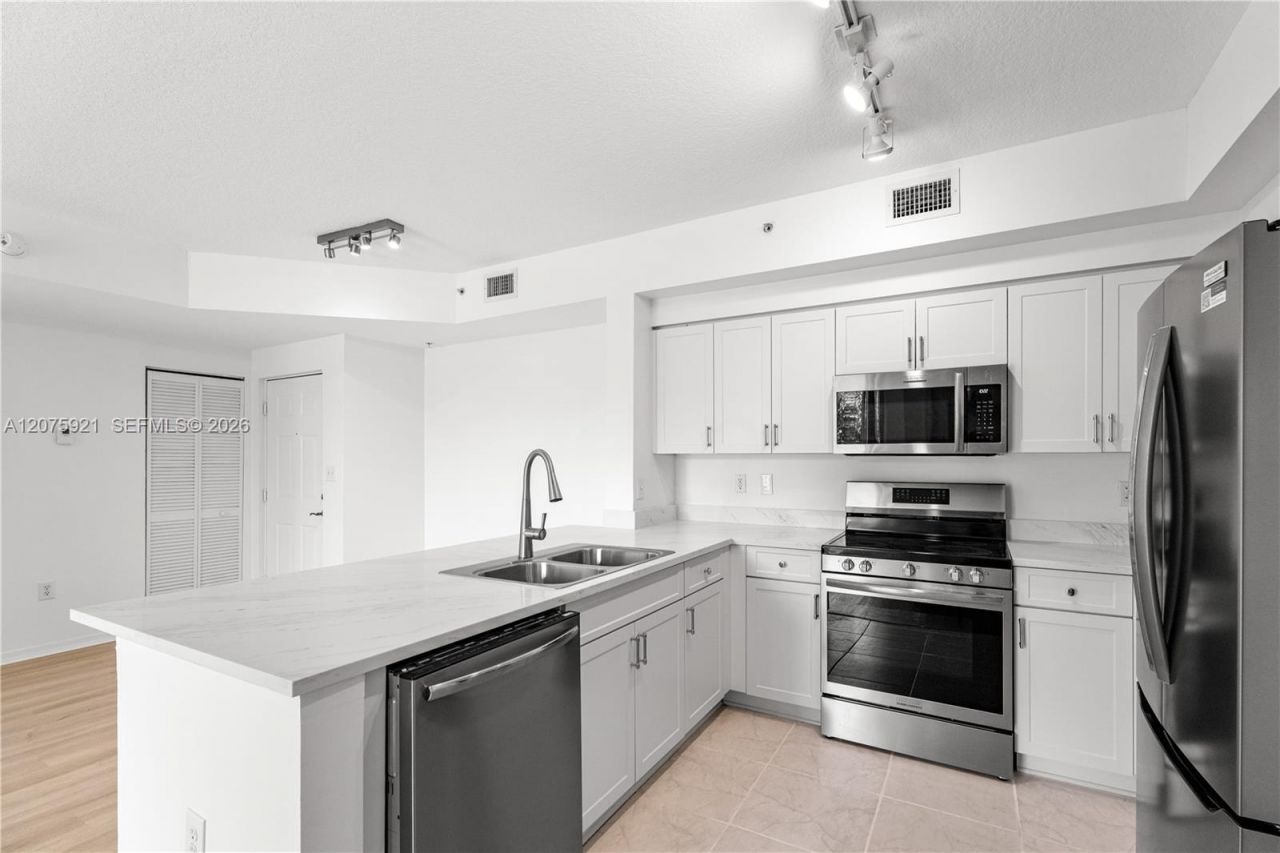 6851 SW 44th St, Unit 209, Miami, FL 33155 Photo
