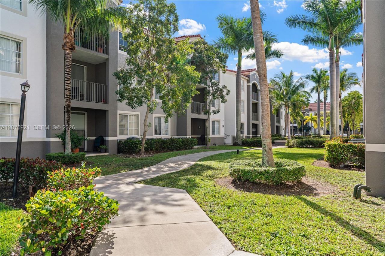 6851 SW 44th St, Unit 209, Miami, FL 33155 Photo