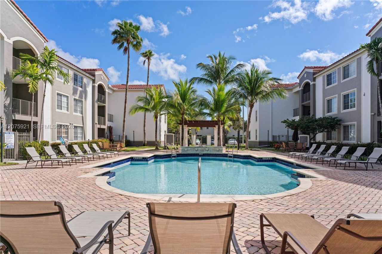 6851 SW 44th St, Unit 209, Miami, FL 33155 Photo