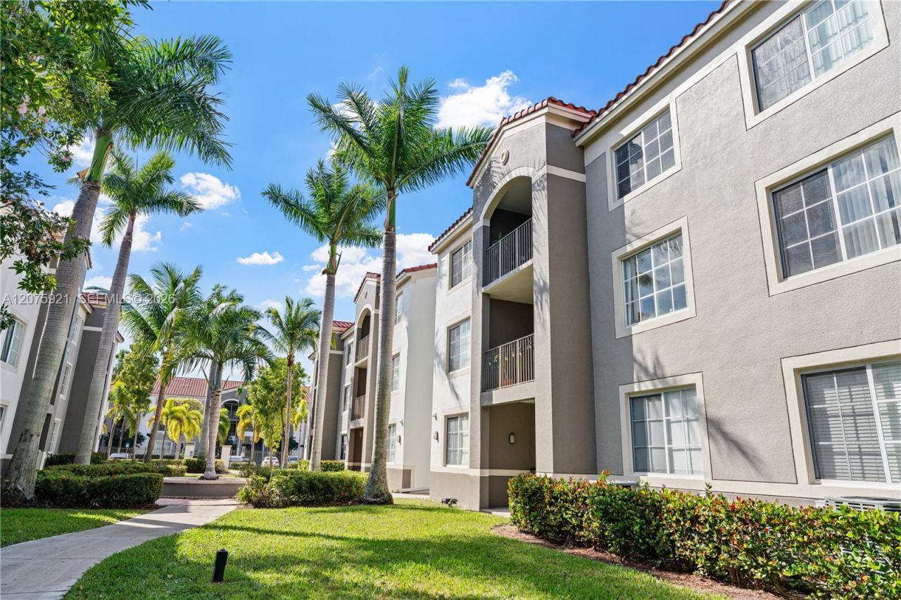 6851 SW 44th St, Unit 209, Miami, FL 33155 Photo
