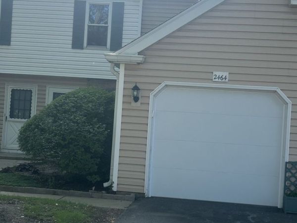 2464 Devonshire Court , Aurora, IL 60502