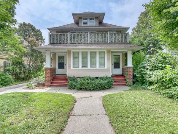2013 E Wood Pl, Unit 2015, Shorewood, WI 53211