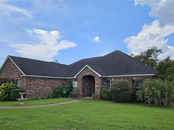 8166 South Wind Drive W, Irvington, AL 36544