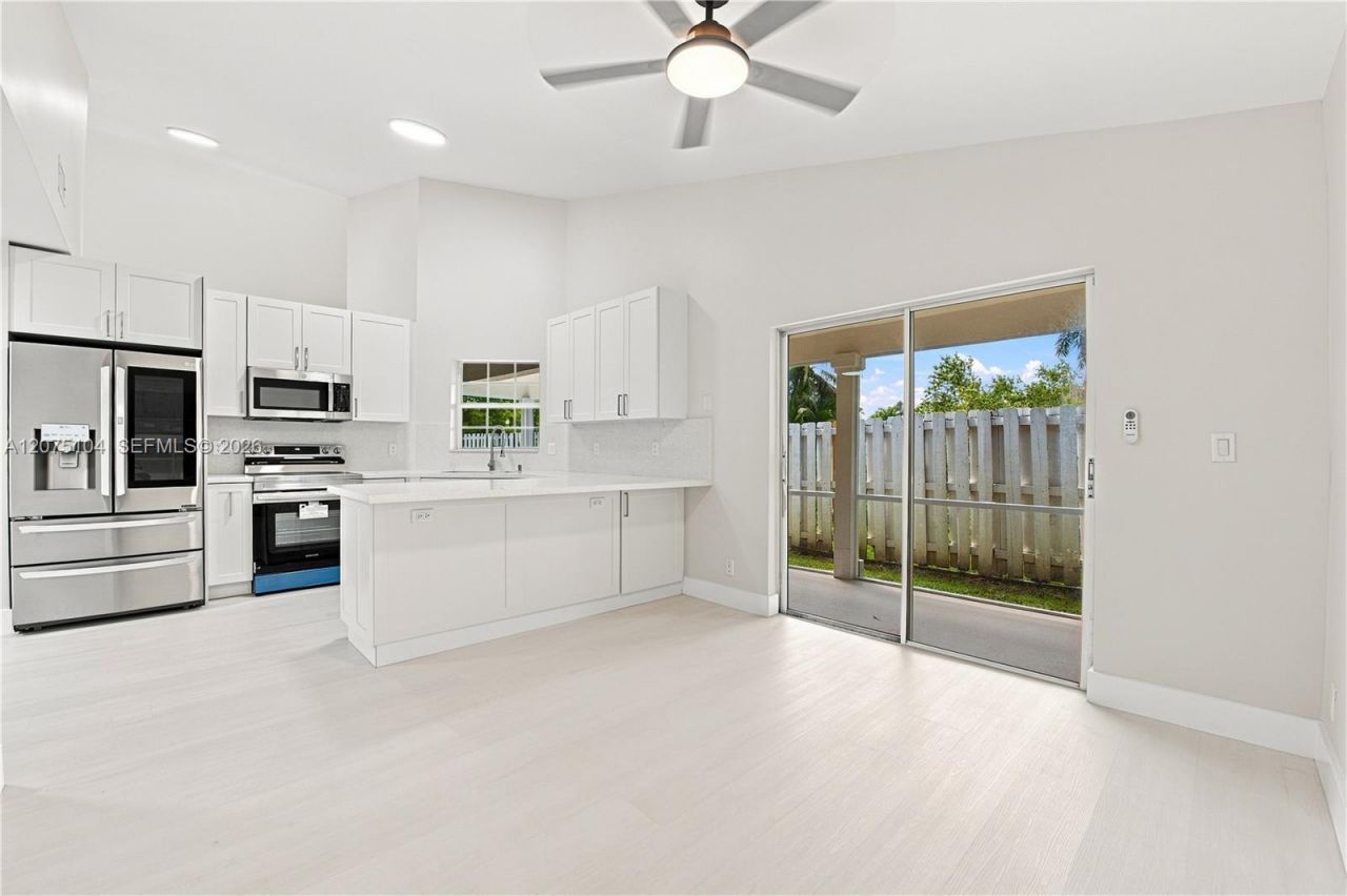 1181 SW 108th Ter, Davie, FL 33324 Photo
