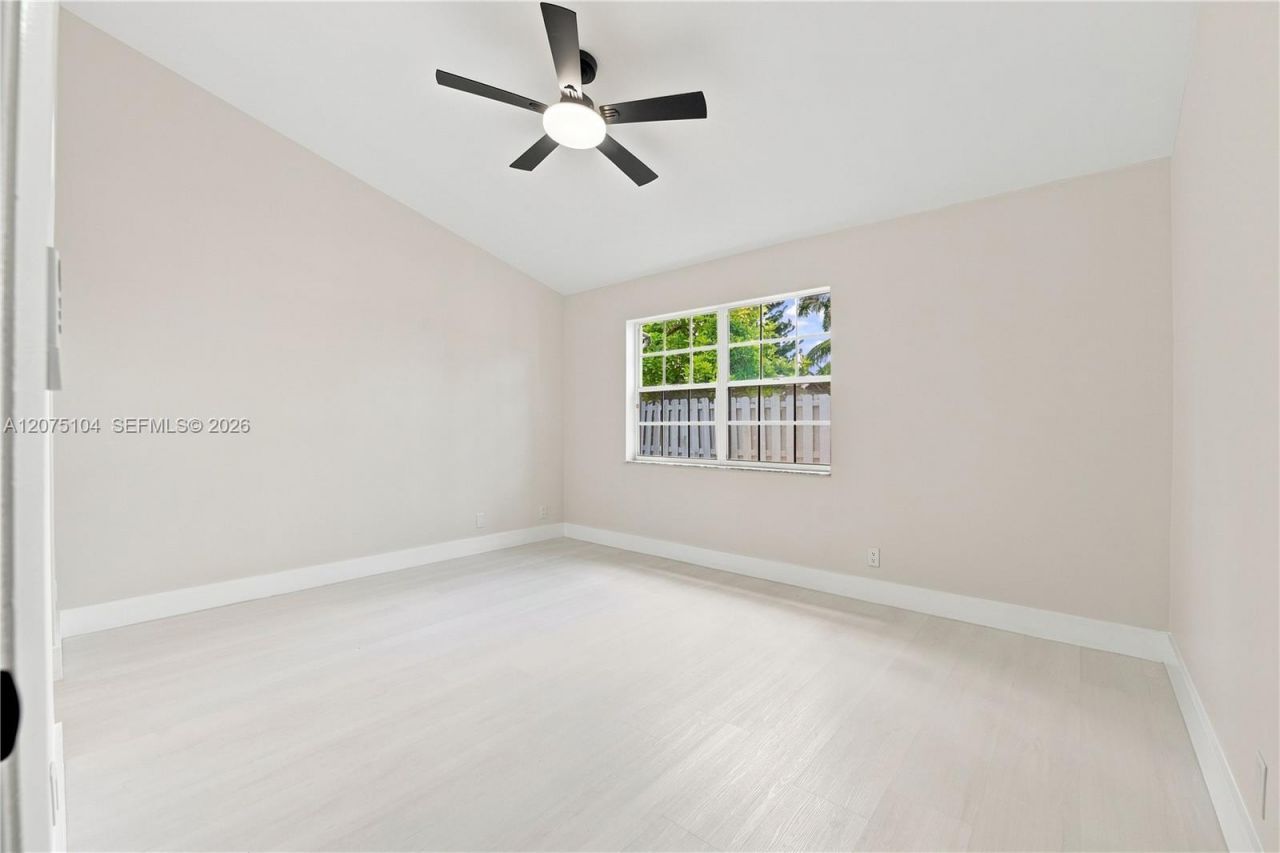 1181 SW 108th Ter, Davie, FL 33324 Photo