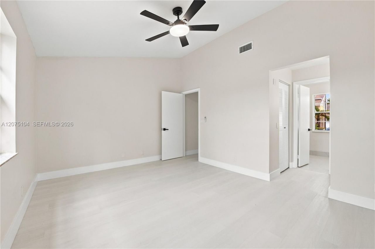 1181 SW 108th Ter, Davie, FL 33324 Photo