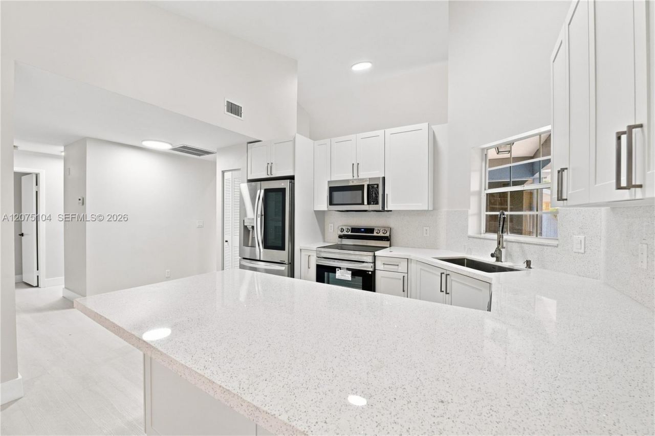1181 SW 108th Ter, Davie, FL 33324 Photo