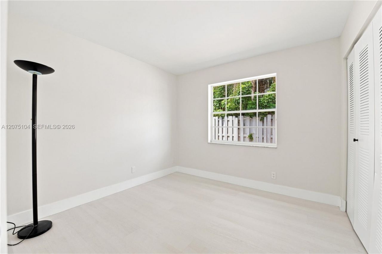 1181 SW 108th Ter, Davie, FL 33324 Photo
