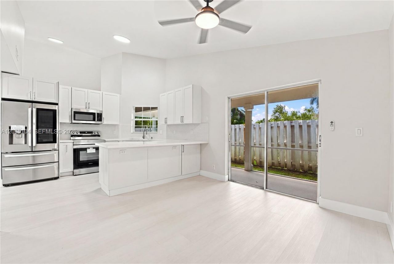 1181 SW 108th Ter, Davie, FL 33324 Photo