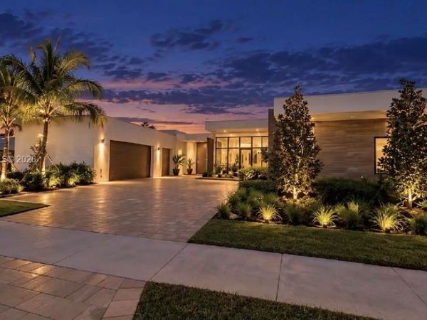 16600 Sunset Way, Weston, FL 33326