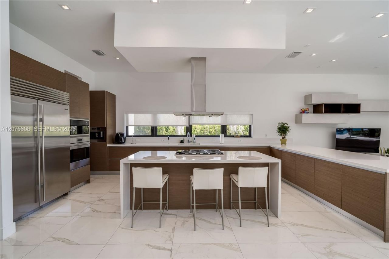 16600 Sunset Way, Weston, FL 33326 Photo