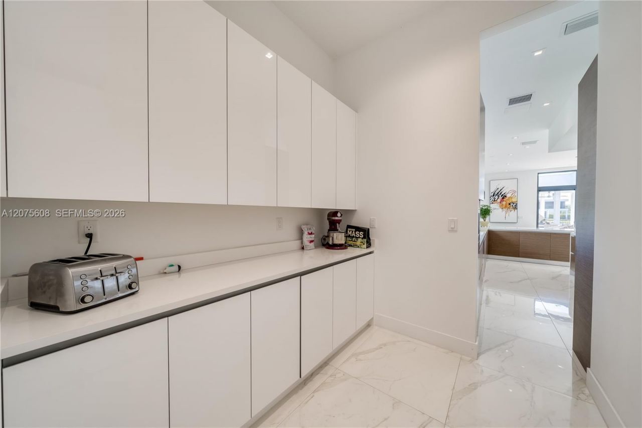16600 Sunset Way, Weston, FL 33326 Photo