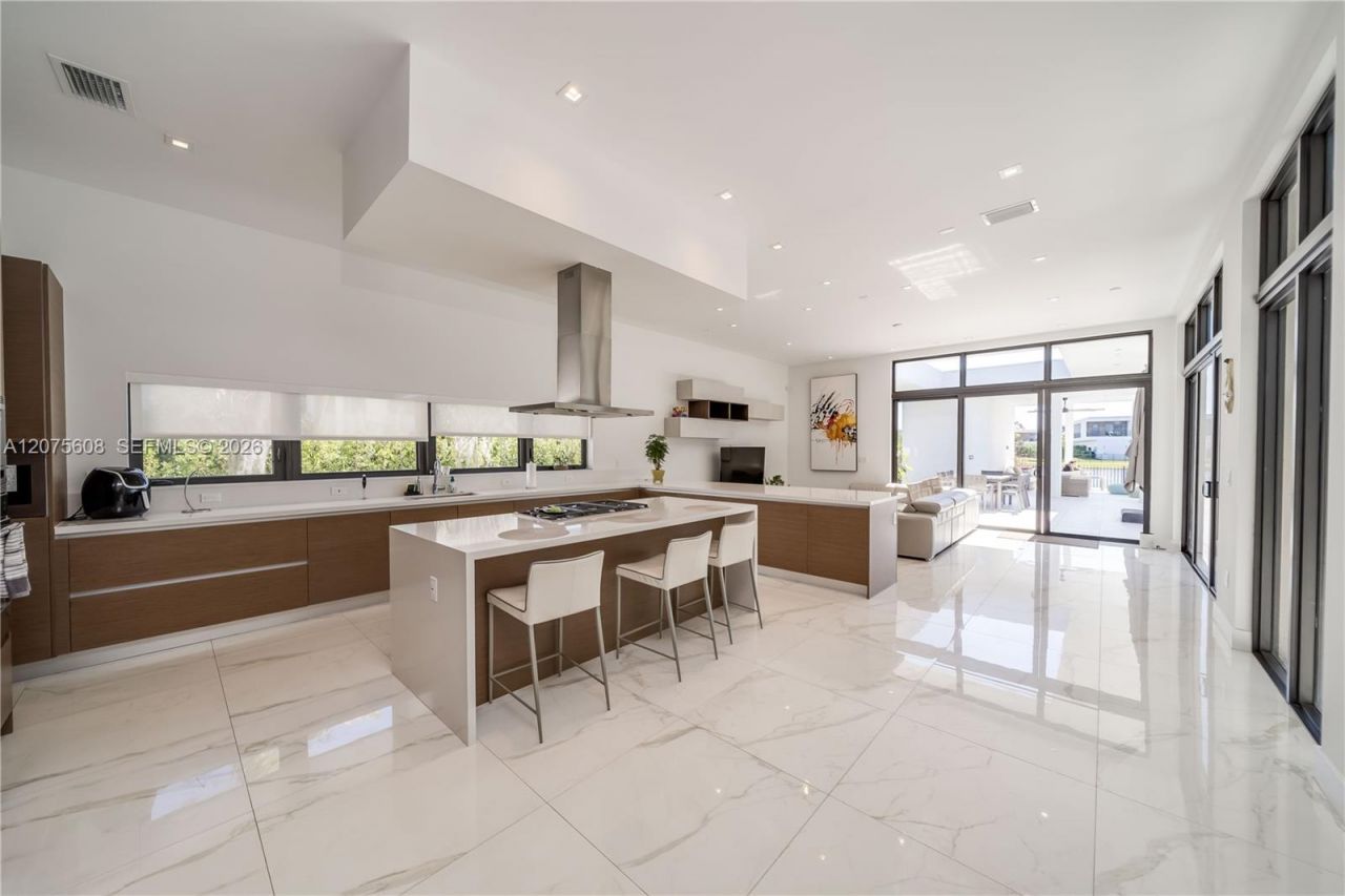 16600 Sunset Way , Weston, FL 33326 Photo