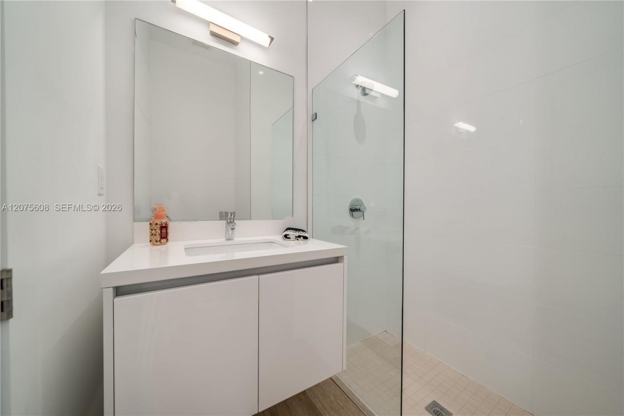 16600 Sunset Way, Weston, FL 33326 Photo