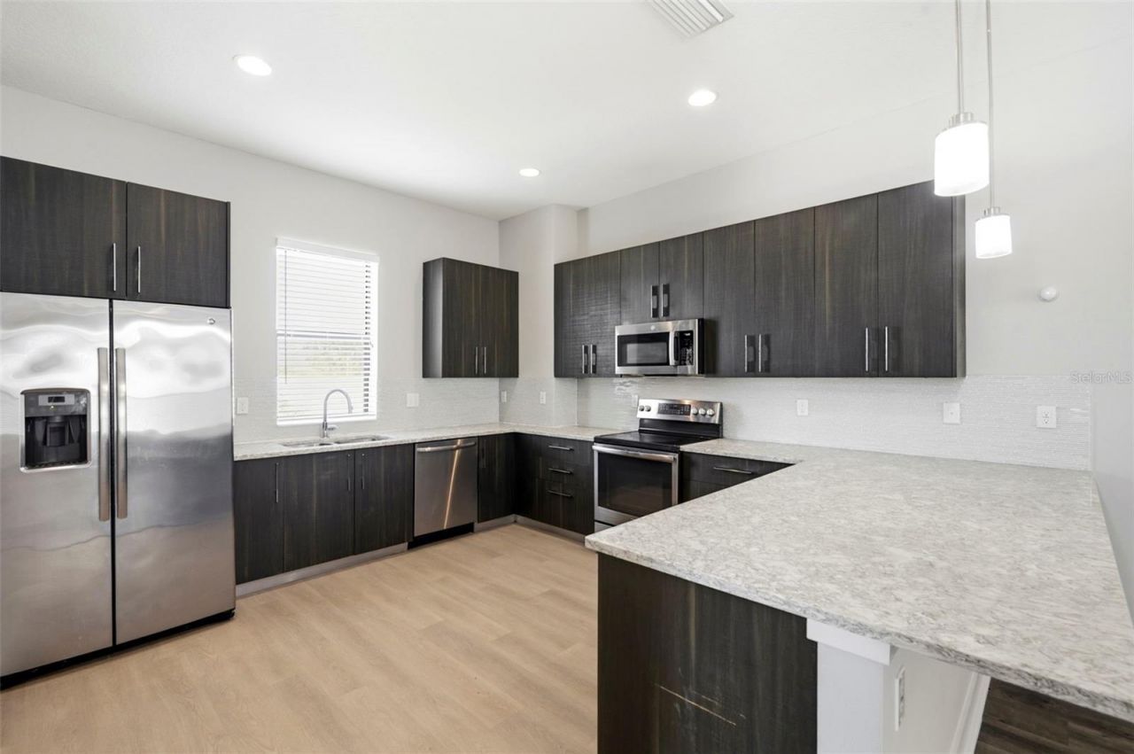4810 W Mcelroy Avenue , Unit 7, Tampa, FL 33611 Photo
