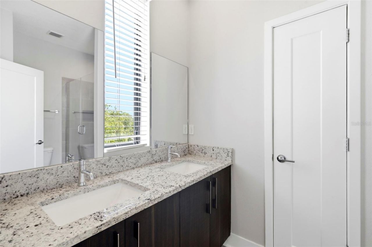 4810 W Mcelroy Avenue , Unit 7, Tampa, FL 33611 Photo