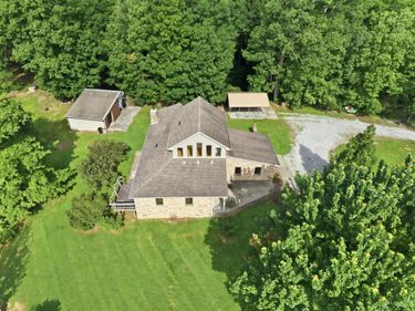 830 Narrow Gap Road, Paint Lick, KY 40461