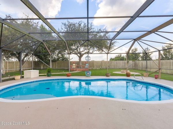 1933 Woodfield Circle , West Melbourne, FL 32904