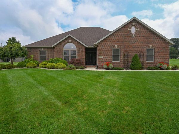 1753 Hunters Cove Circle, Kokomo, IN 46902