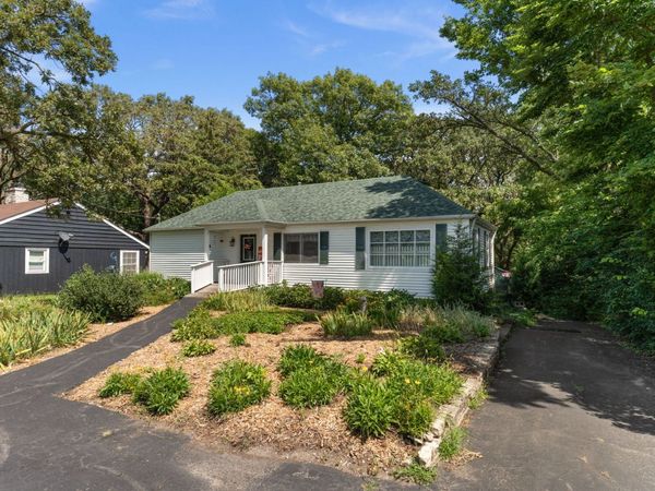 319 S Lincolnway Street , North Aurora, IL 60542