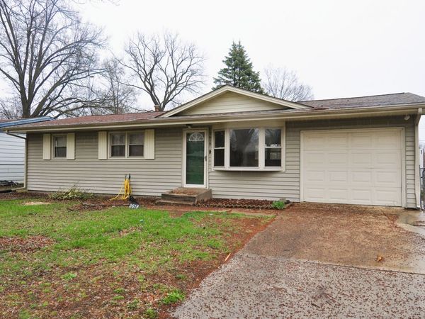 2618 FORSYTHIA Drive, Rockford, IL 61102