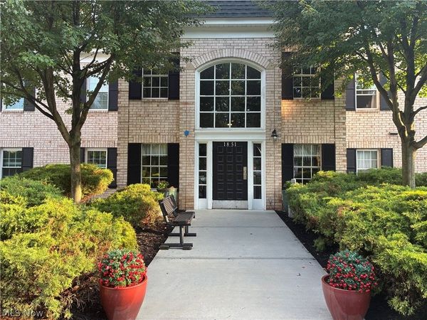 1851 King James Parkway , Unit 211, Westlake, OH 44145
