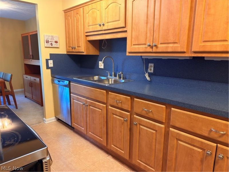 1851 King James Parkway , Unit 211, Westlake, OH 44145 Photo 10