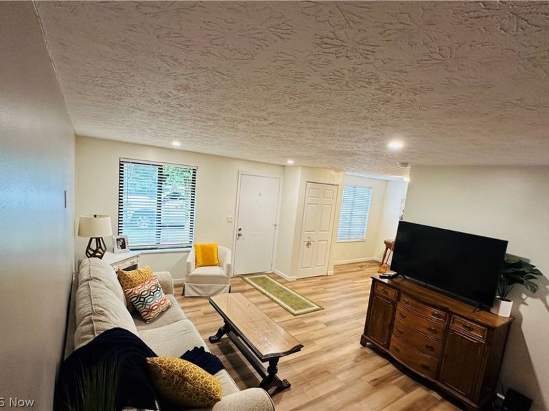 1651 Mentor Avenue , Unit 2208, Painesville, OH 44077 Photo 6