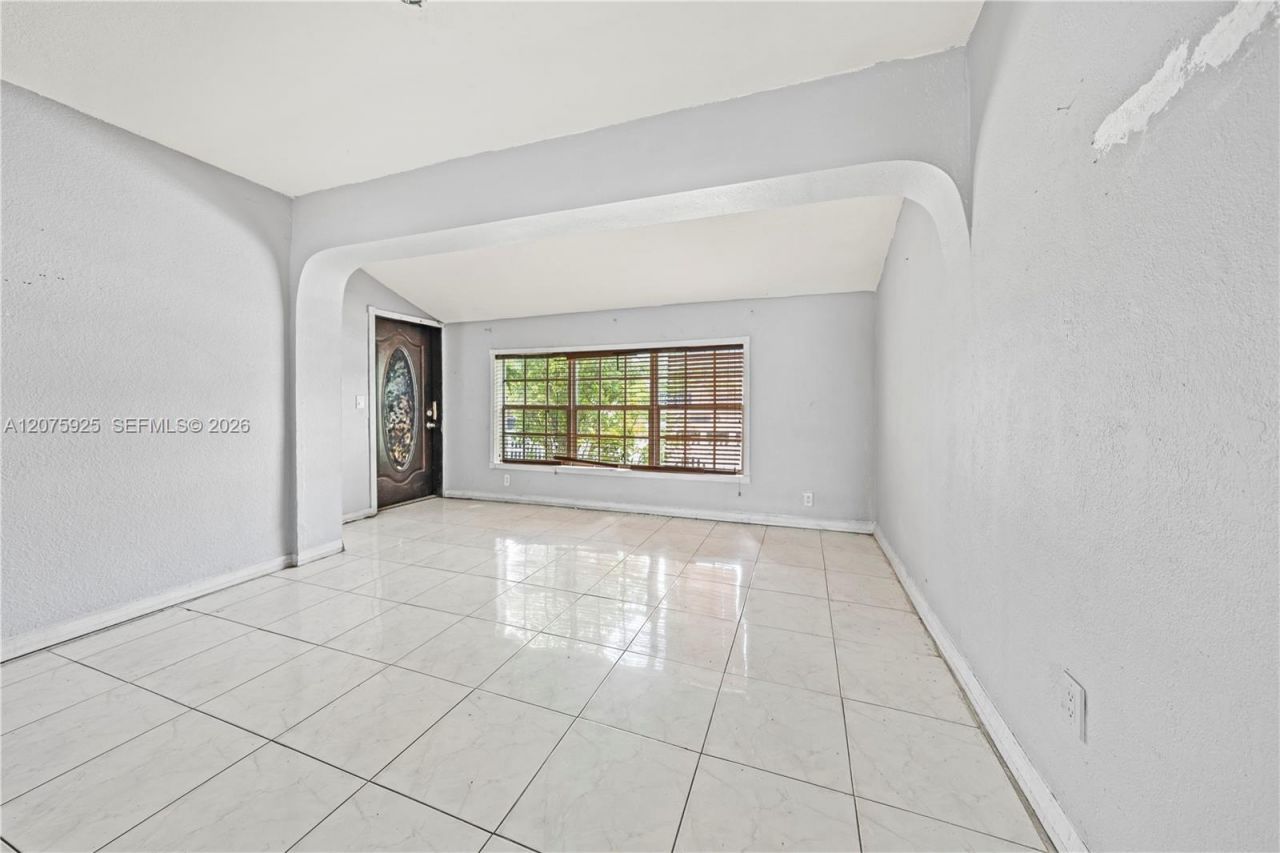 2723 NW 3rd St, Miami, FL 33125 Photo