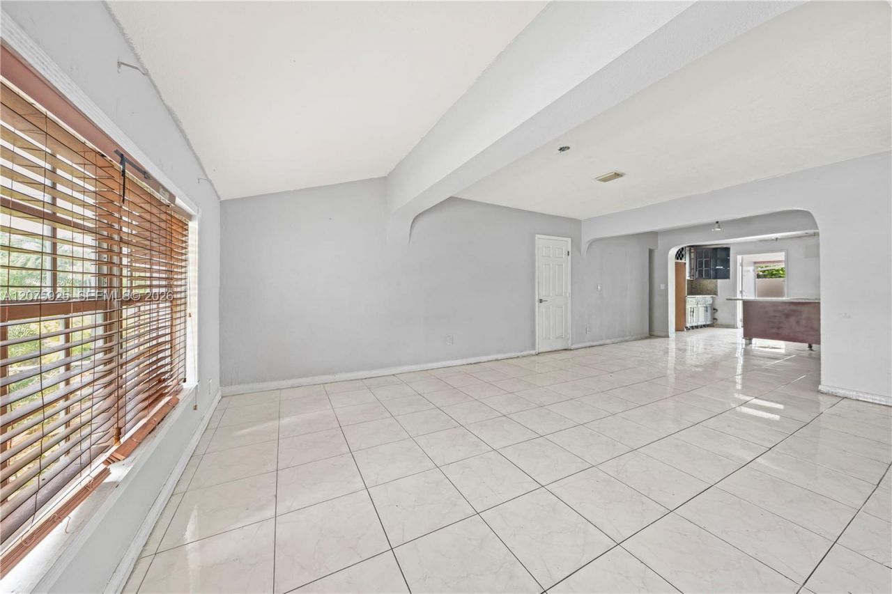 2723 NW 3rd St, Miami, FL 33125 Photo