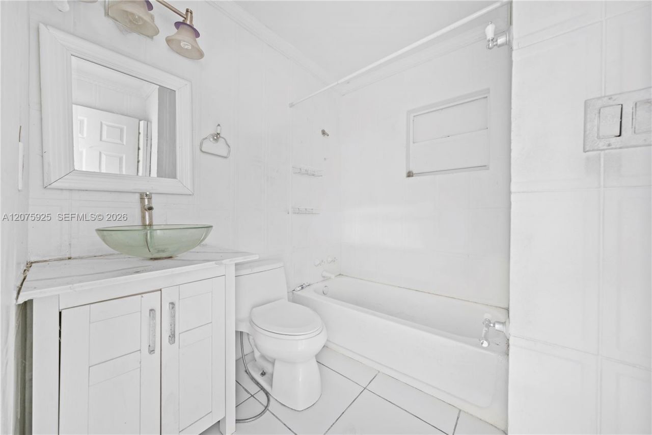 2723 NW 3rd St, Miami, FL 33125 Photo