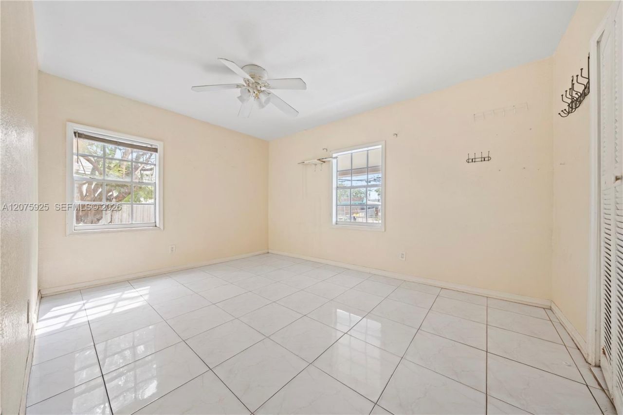 2723 NW 3rd St, Miami, FL 33125 Photo