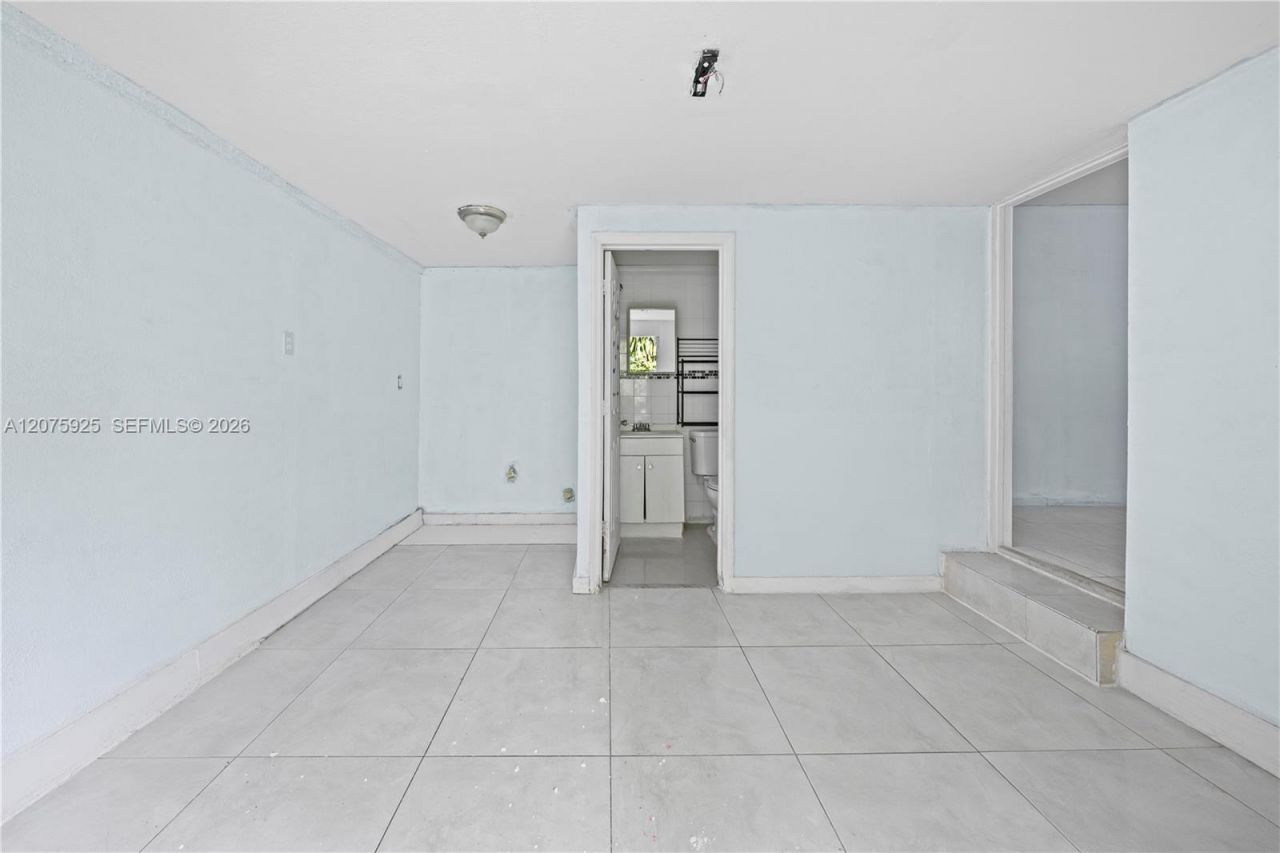 2723 NW 3rd St, Miami, FL 33125 Photo