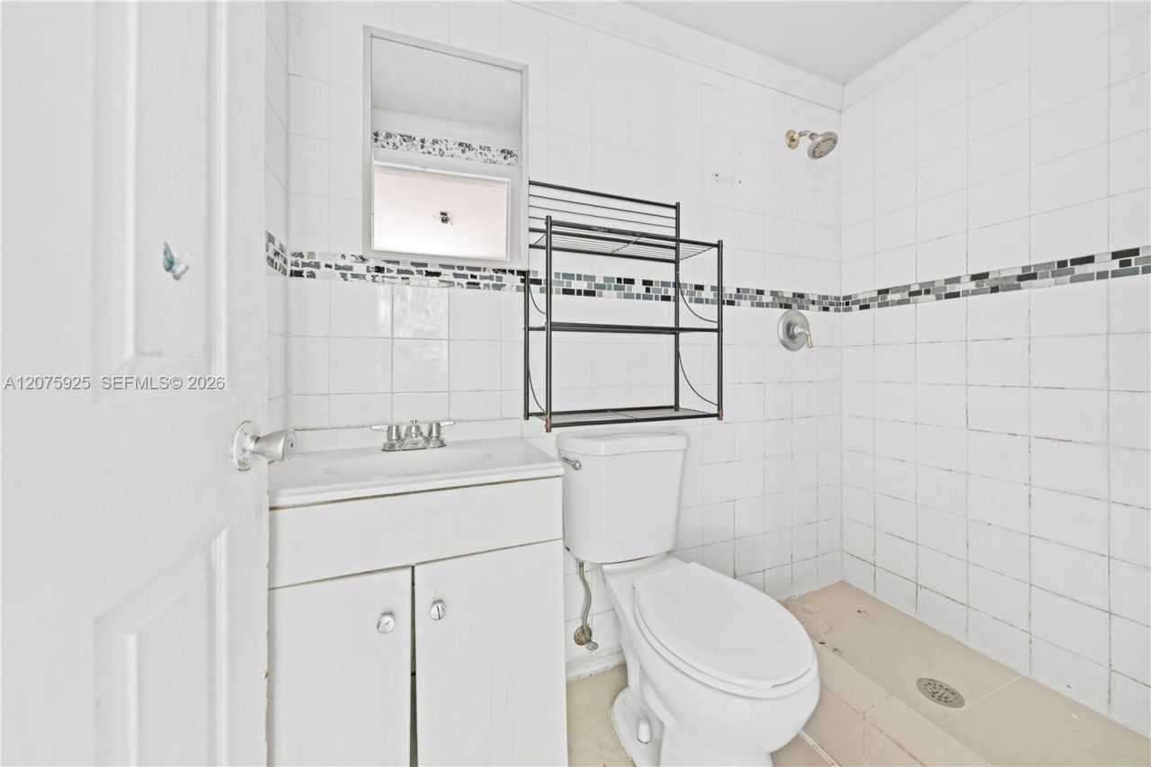 2723 NW 3rd St, Miami, FL 33125 Photo