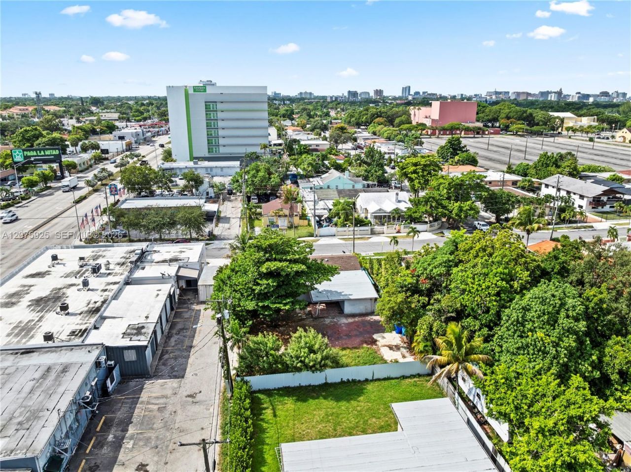 2723 NW 3rd St, Miami, FL 33125 Photo
