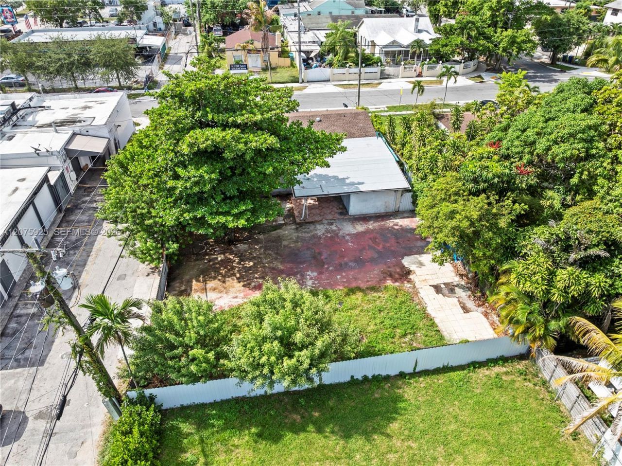 2723 NW 3rd St, Miami, FL 33125 Photo