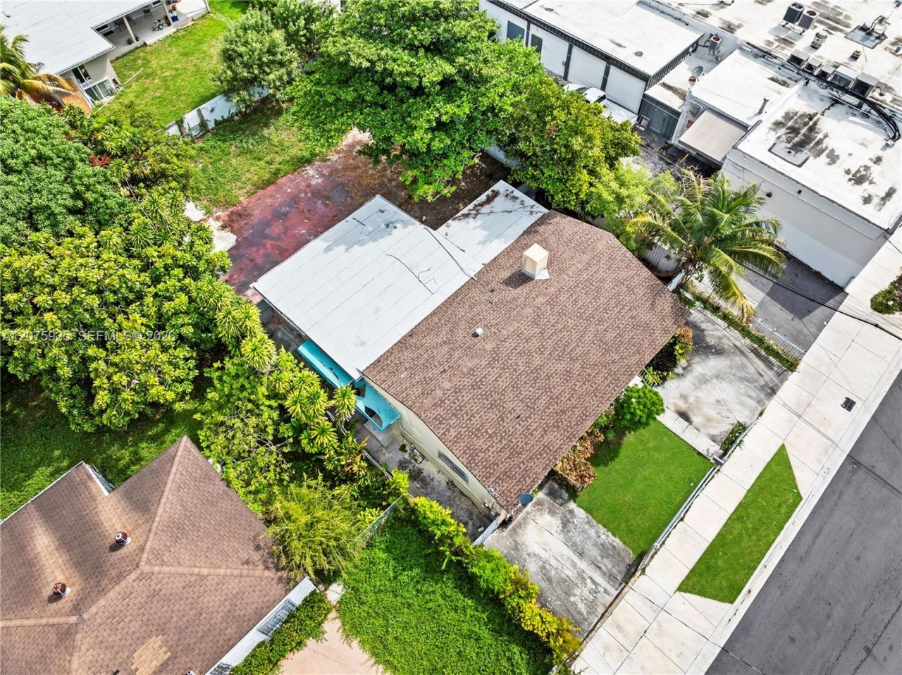 2723 NW 3rd St, Miami, FL 33125 Photo