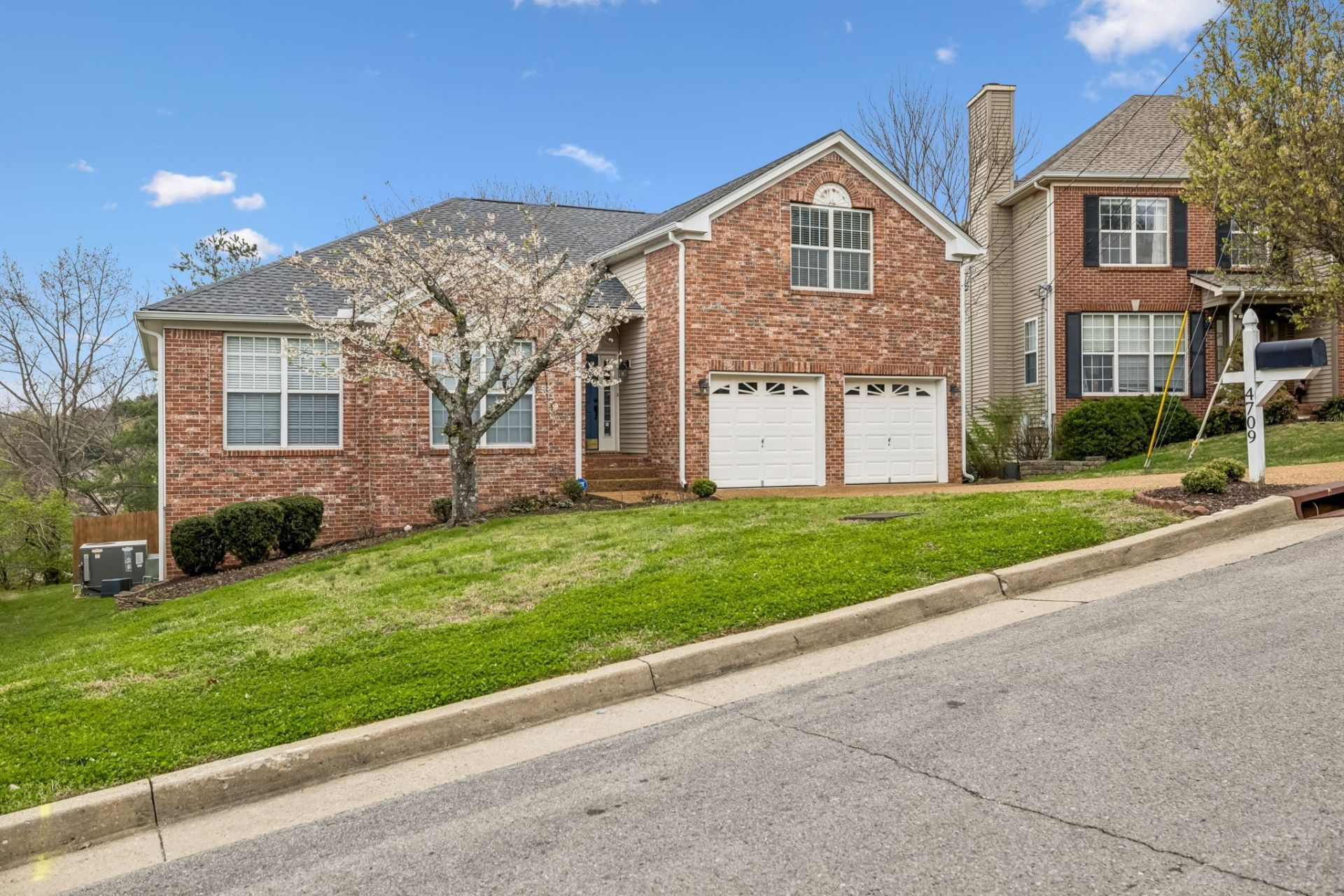4709 Chepstow Dr , Nashville, TN 37211 Main Photo