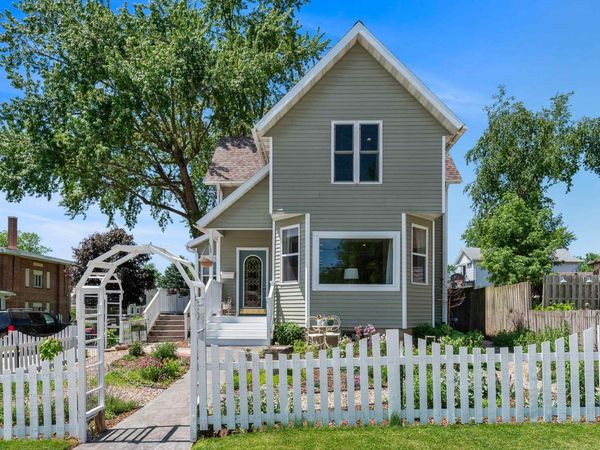 204 West Street, Beaver Dam, WI 53916