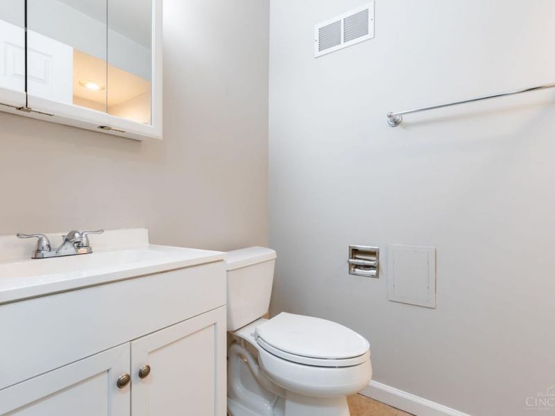 3825 Petoskey Avenue, Unit 21, Mariemont, OH 45227 Photo 17