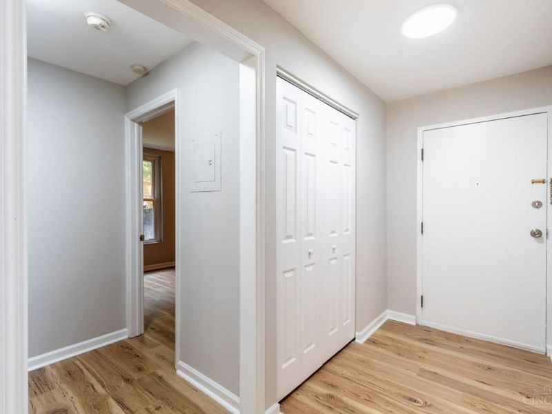 3825 Petoskey Avenue, Unit 21, Mariemont, OH 45227 Photo 2