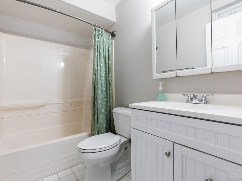 3825 Petoskey Avenue, Unit 21, Mariemont, OH 45227 Photo 20