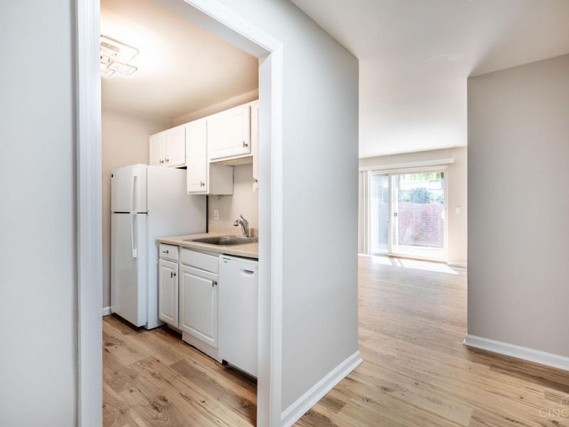 3825 Petoskey Avenue, Unit 21, Mariemont, OH 45227 Photo 6