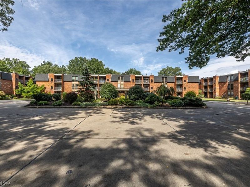 4179 Columbia Road, Unit 109, North Olmsted, OH 44070 Photo 3