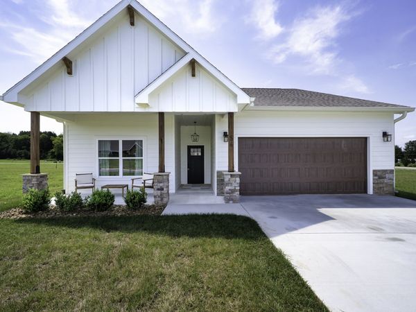 56 Deer Valley Cir , Winchester, TN 37398