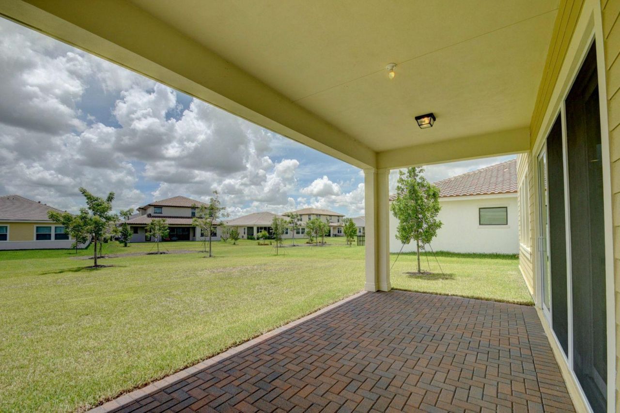 1000 Sterling Pine Place, Loxahatchee, FL 33470 Photo