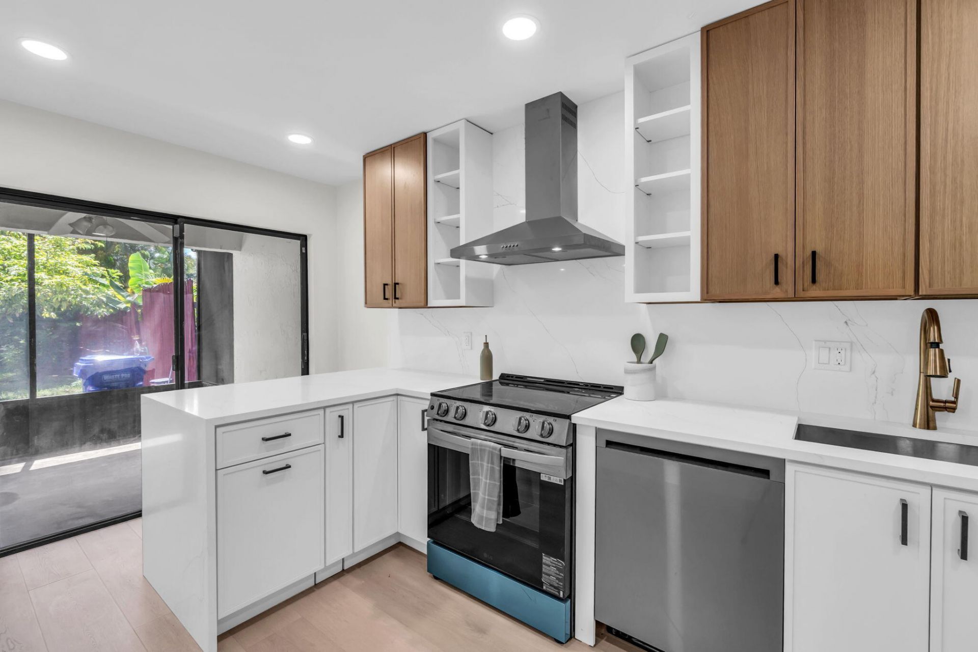176 NW 106th Terrace, Pembroke Pines, FL 33026 Photo