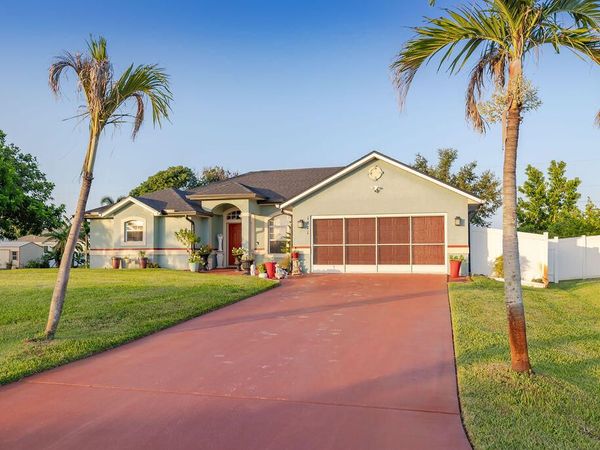 1871 SW MONTERREY Lane, Port St. Lucie, FL 34953