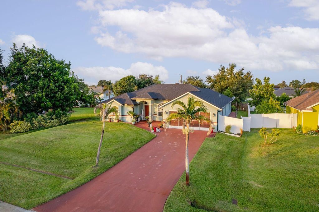 1871 SW Monterrey Lane, Port Saint Lucie, FL 34953 Photo